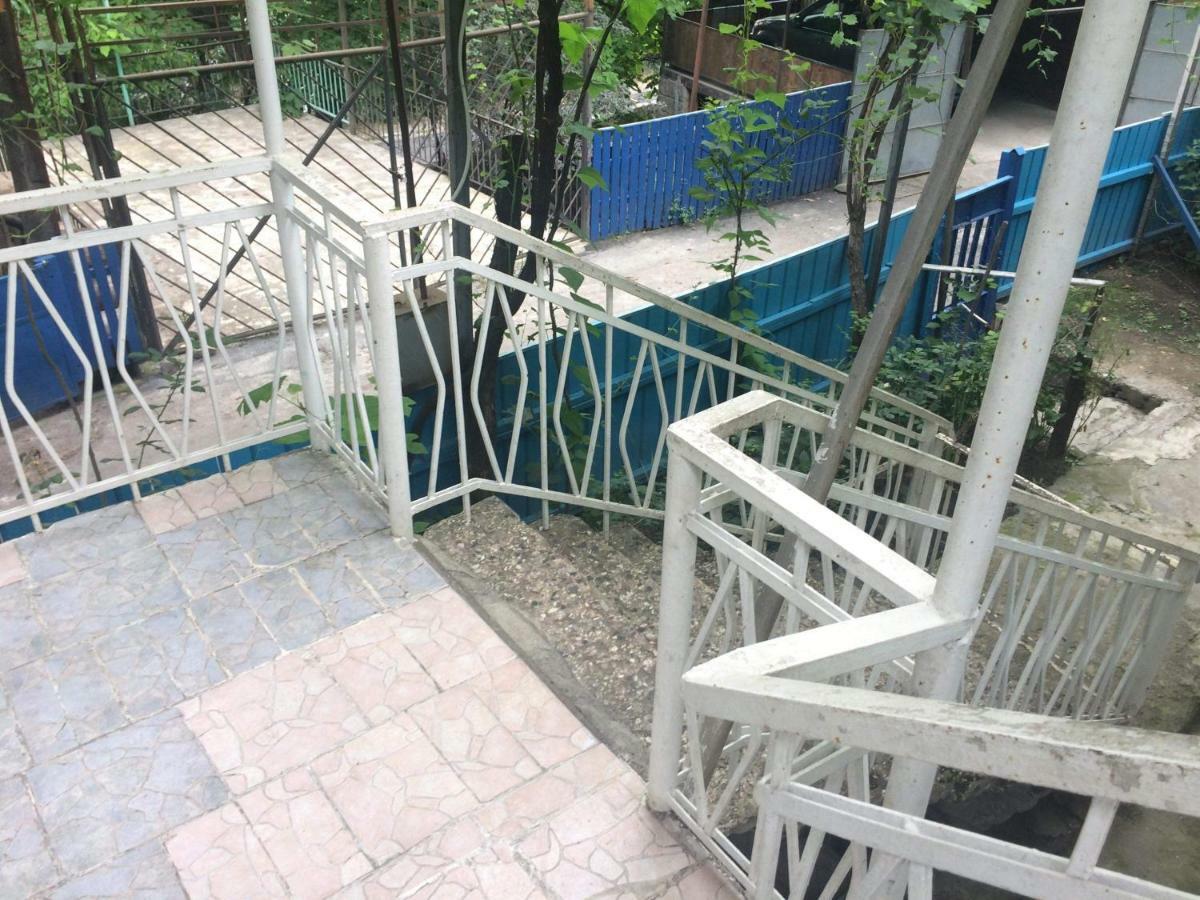 Guesthouse Malkhazi Borjomi Exteriör bild